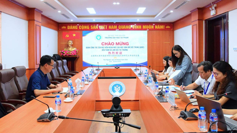 Trường Đại học Sư phạm - Đại học Thái Nguyên làm việc và trao đổi hợp tác với đoàn công tác của Học viện Ngoại ngữ, Đại học Vịnh Bắc Bộ, Trung Quốc